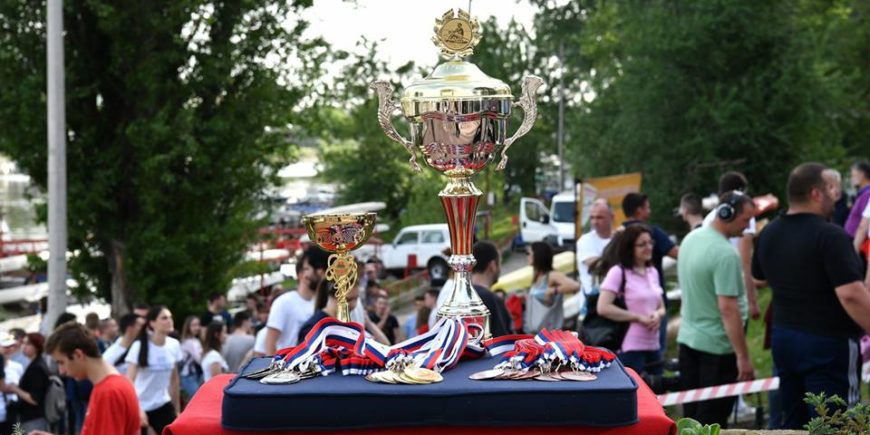 Prelazni pehar ide u sportsku gimnaziju Prelazni pehar ide u sportsku gimnaziju